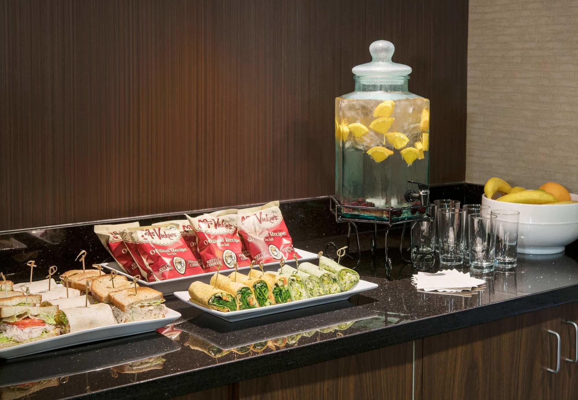 Courtyard By Marriott San Diego Sorrento Valley Exterior foto