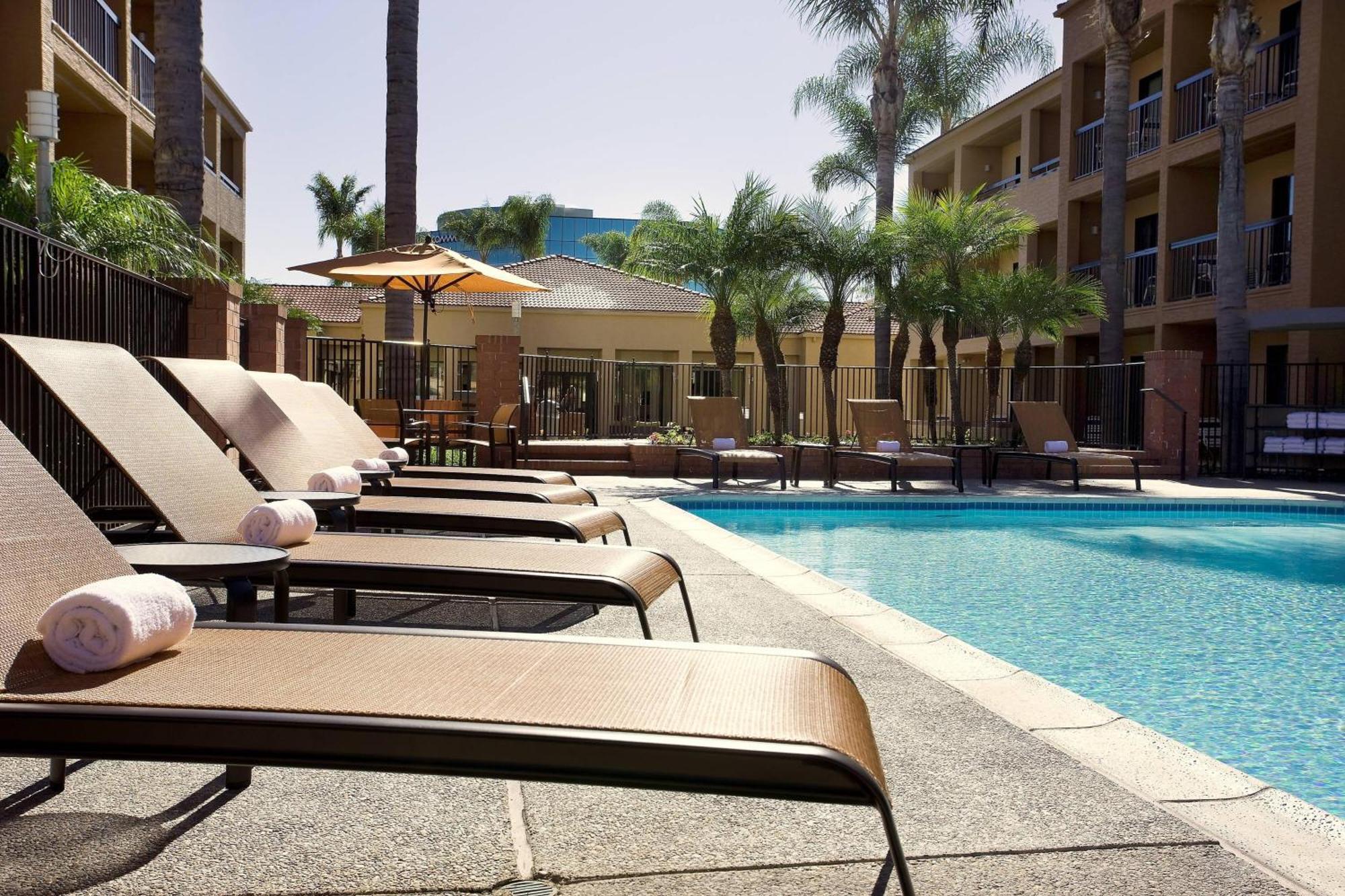 Courtyard By Marriott San Diego Sorrento Valley Exterior foto